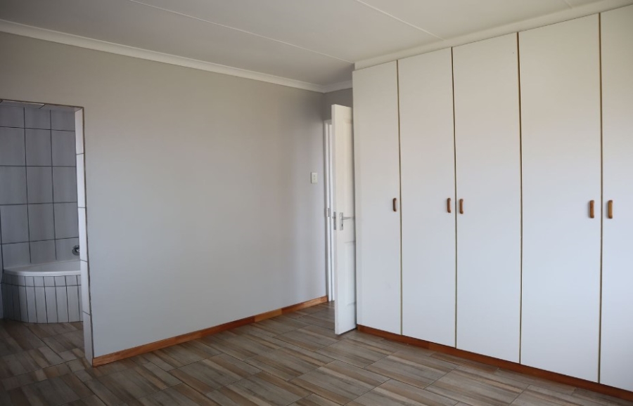 3 Bedroom Property for Sale in Wavecrest Eastern Cape